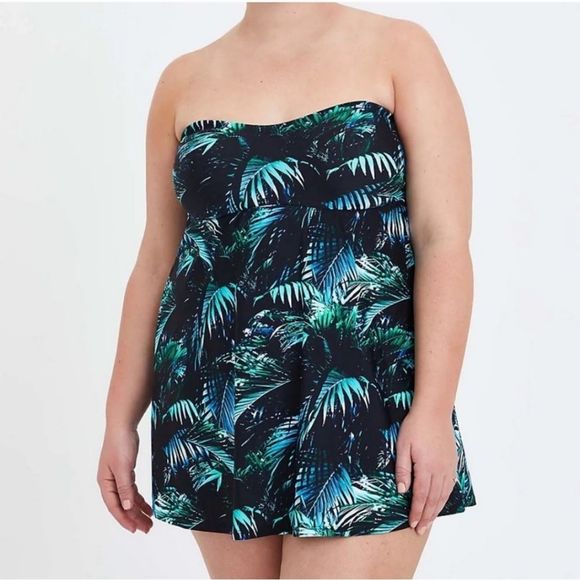 Torrid "palms forrest" Wireless Mid Strapless Swim Dress With Brief size 2! - Picture 3 of 12